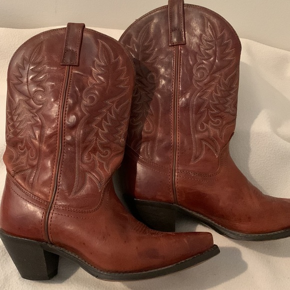 “Two Stepping In My Laredo’s” western boots - Picture 5 of 11